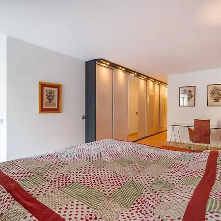 Front Luxury Apartamento Haia