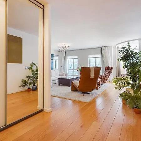 Front Luxury Apartamento Haia